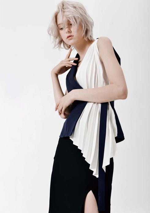 バイカラーアシンメトリーモダンシャツ プリーツシャツノースリーブ /レディース モレビー|モード系ファッションブランド