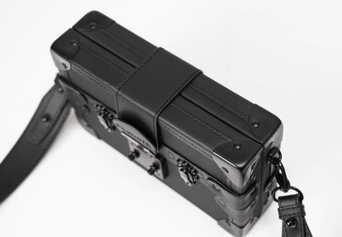 ショルダーバッグ スタイリッシュ スクエアバッグ モダン シック /ユニセックス ・メンズ モレビー|モード系ファッションブランド