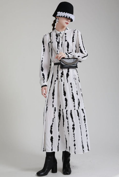 ゆったりストライプ白黒ロングワンピース ビッグシルエット /レディース モレビー|モード系ファッションブランド