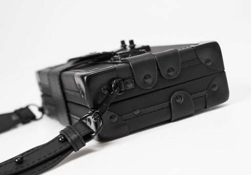 ショルダーバッグ スタイリッシュ スクエアバッグ モダン シック /ユニセックス ・メンズ モレビー|モード系ファッションブランド