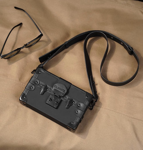 ショルダーバッグ スタイリッシュ スクエアバッグ モダン シック /ユニセックス ・メンズ モレビー|モード系ファッションブランド