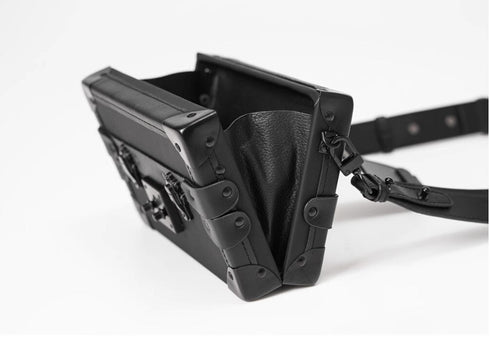 ショルダーバッグ スタイリッシュ スクエアバッグ モダン シック /ユニセックス ・メンズ モレビー|モード系ファッションブランド