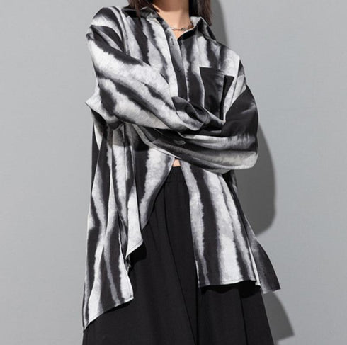 アシンメトリーストライプモノトーン白黒長袖シャツ /ユニセックス モレビー|モード系ファッションブランド