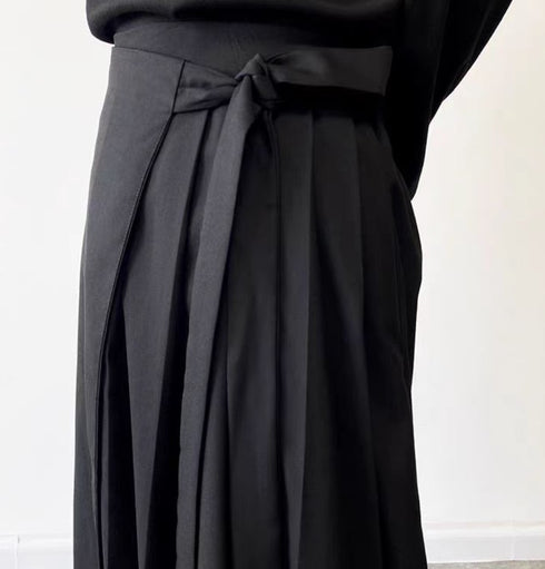 アシンメトリープリーツ袴パンツ /ユニセックス ・メンズ モレビー|モード系ファッションブランド